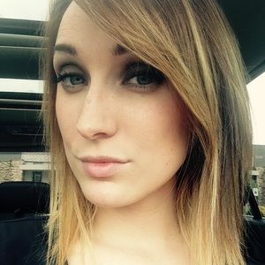 Meet your Posher, Leslie