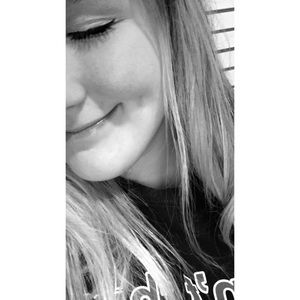 Meet your Posher, Olivia