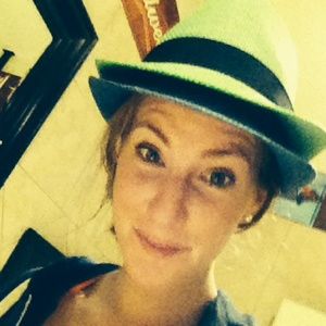 Meet your Posher, Jillian