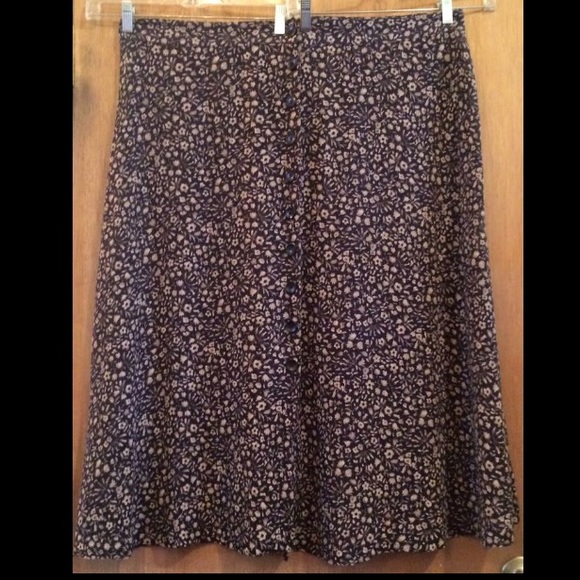 Jones NY black & beige mid-length skirt 24W