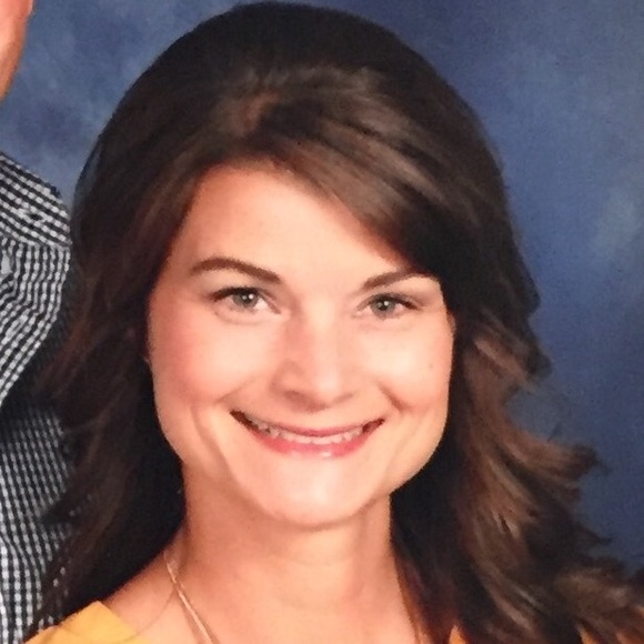 Meet your Posher, Courtney