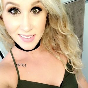 Meet your Posher, Ashley