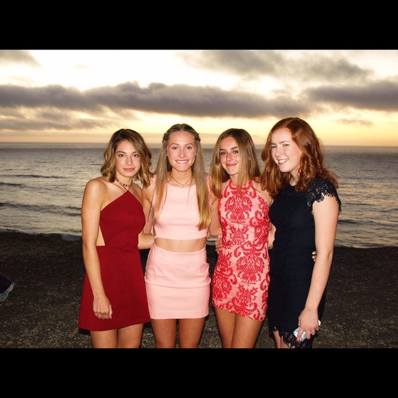 Meet your Posher, Emily - Picture 3 of 4