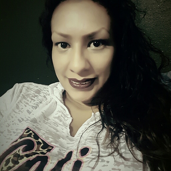 Meet your Posher, Cecilia - Picture 1 of 1