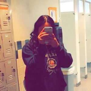 Meet your Posher, Yessenia