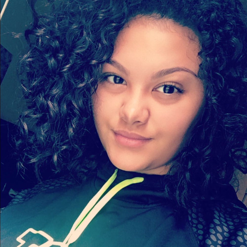 Meet your Posher, Alaina