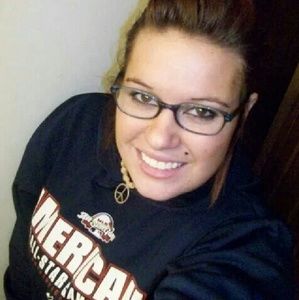 Meet your Posher, Courtney