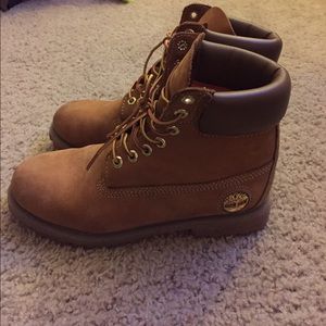 Wheat and gold timbs