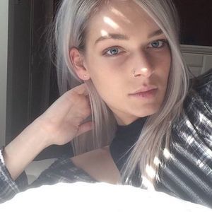 Meet your Posher, Holli