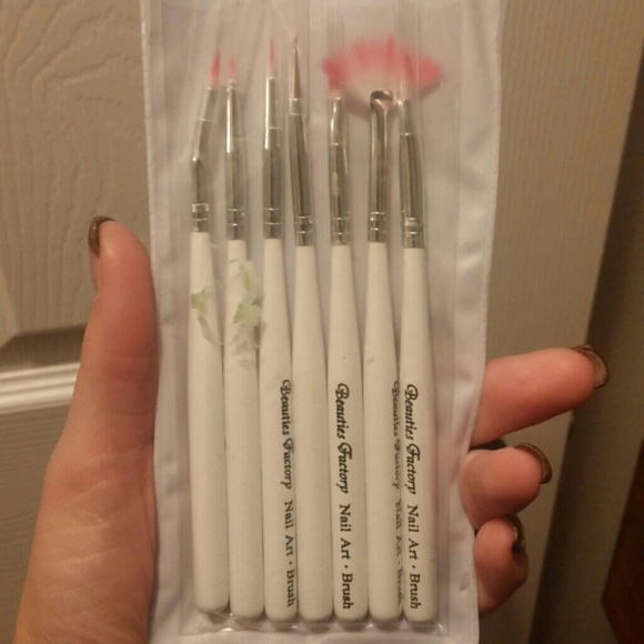 Nail art brushes