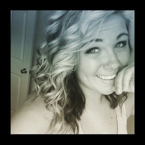 Meet your Posher, Alyssa