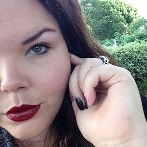 Meet your Posher, Emm