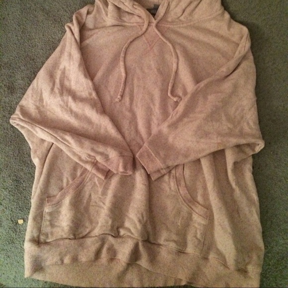 Half sleeve light pink hoodie - Picture 2 of 4