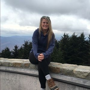 Meet your Posher, Whitney