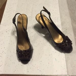 Dress barn brown 2.5 heel peek toe strappy back.