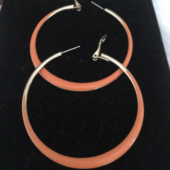 Orange hoops, perfect for spring and summer!