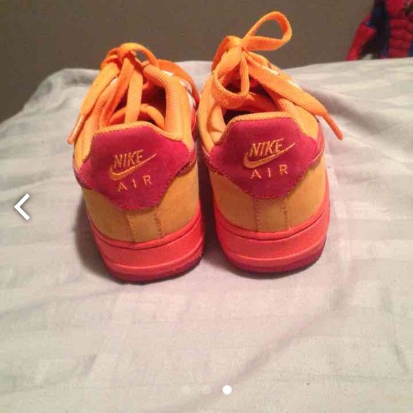 Nikes - Picture 3 of 3