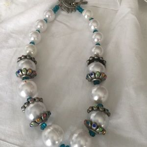 Large pearl necklace
