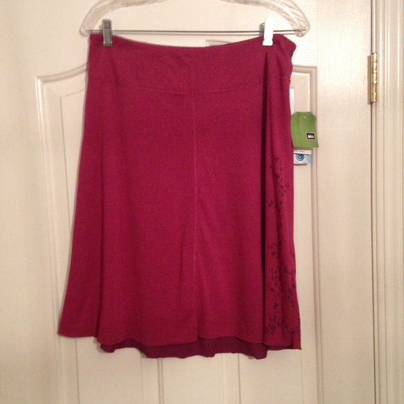 REI Coolmax Reversible Skirt in Raspberry