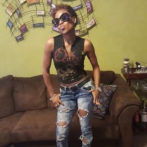 Meet your Posher, Levita