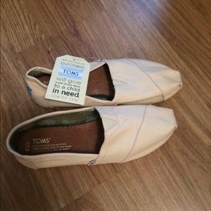 TOMS 7.5 NWT Natural Canvas