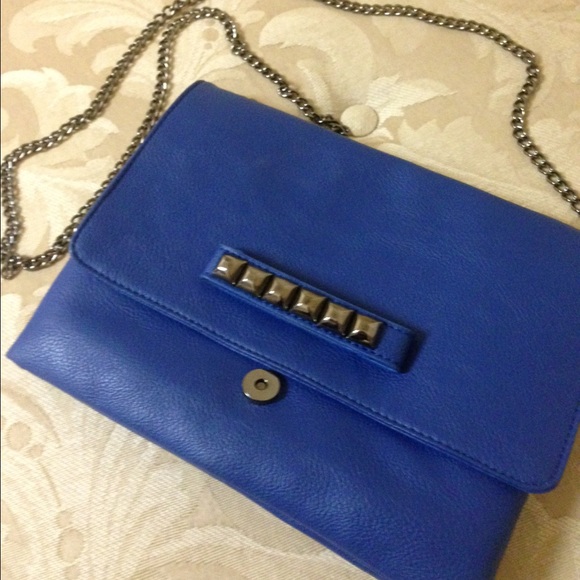 Blue bag with chain strap - Picture 1 of 4