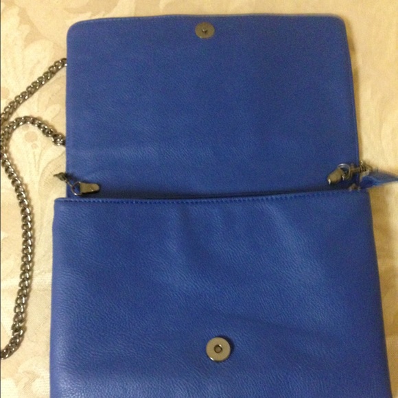 Blue bag with chain strap - Picture 3 of 4