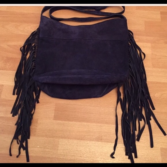 Urban Outfitters Ecote Suede Fringe Bucket Bag - Picture 4 of 4