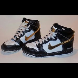 Nike Dunk 2010 wms/ Grls SZ 8 basketball Sneakers