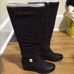Brown woman Ugg boots