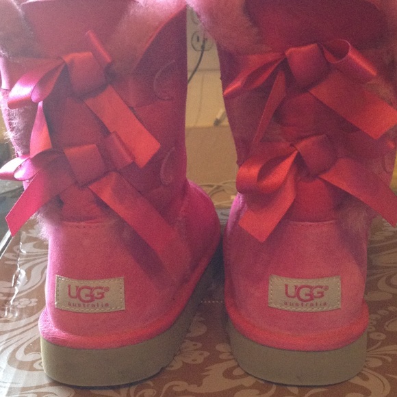 Hot pink Bailey bow uggs
