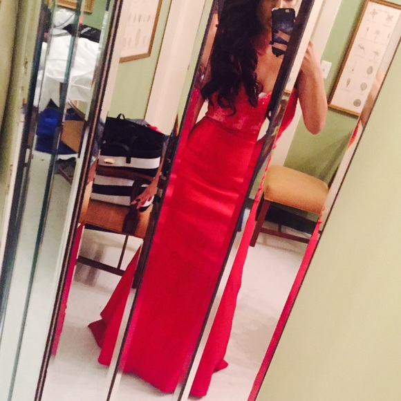 Red form dress 💛