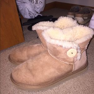 Chestnut uggs size 9