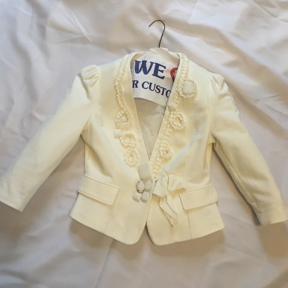 Excellent condition White Blazer• size M