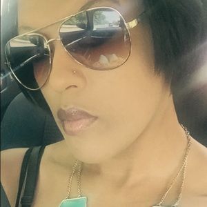 Meet your Posher, Brooke