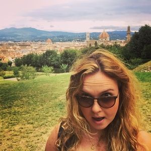 Meet your Posher, Caitlin