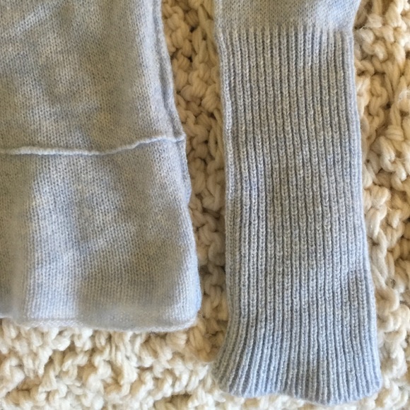 Pale Baby Blue 100% Cashmere Sweater - Picture 2 of 4