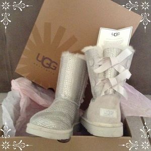 Ugg holiday Bailey bow