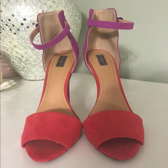 ❌SOLD❌ Zara basic red purple suede heel 38 7.5 - Picture 2 of 4