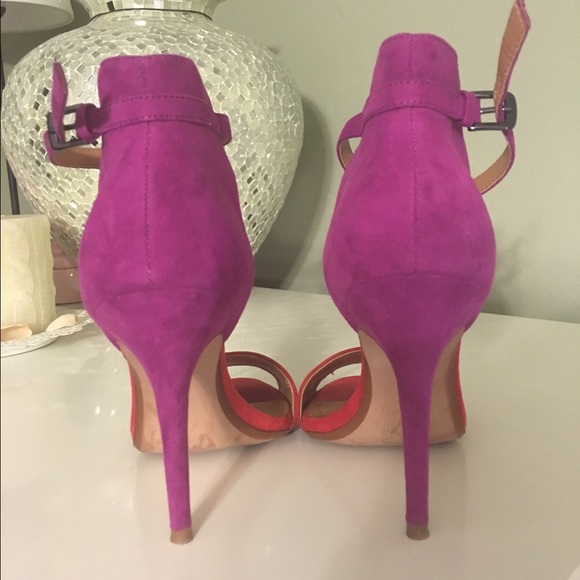 ❌SOLD❌ Zara basic red purple suede heel 38 7.5 - Picture 4 of 4