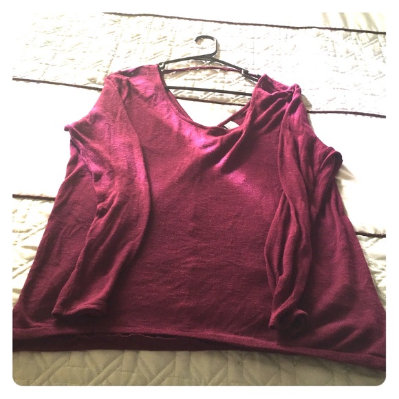 Burgundy knit long sleeve shirt