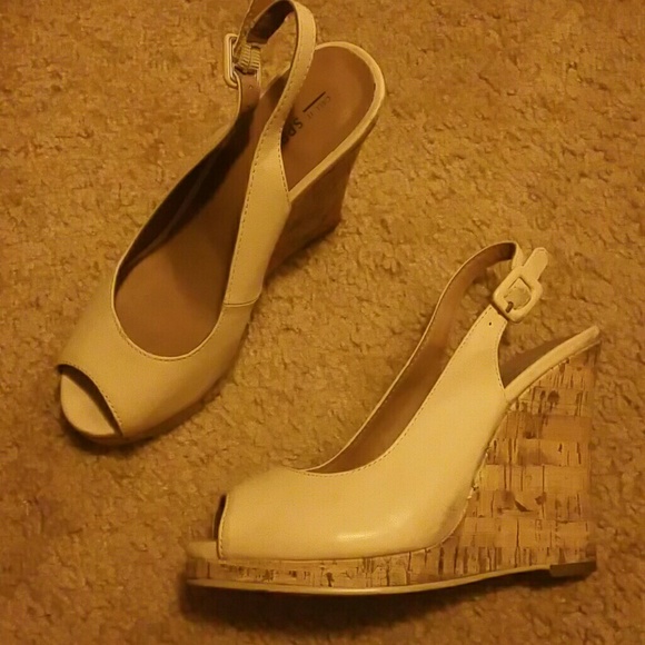 Nude wedges