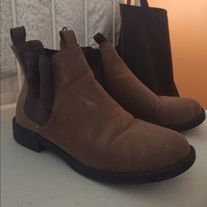 Chelsea boots