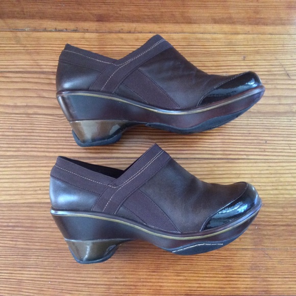 💫 Jambu Brown Clogs 💫