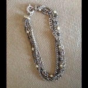 1 HOUR SALE💋Beautiful twist necklace