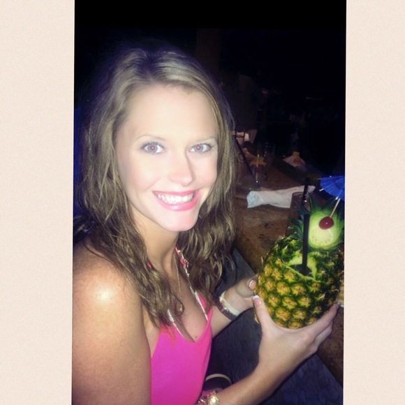 Meet your Posher, Tiffany, aka Little Luxe. Posh Ambassador! - Picture 6 of 6