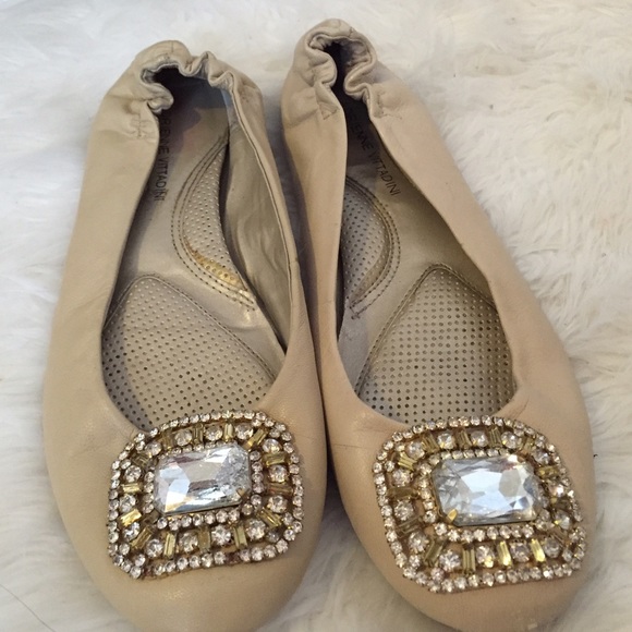 Adrienne Vittadini flat