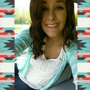 Meet your Posher, Shelbi