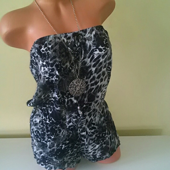 2b bebe black& gray cheetah print romper Medium