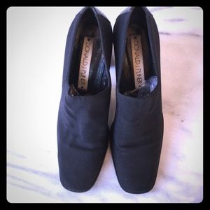 Donald J Pliner black stretchy fabric pumps 7 M